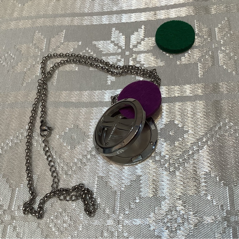 Stainless Steel Dragonfly Diffuser Necklace - Picture 3 of 5